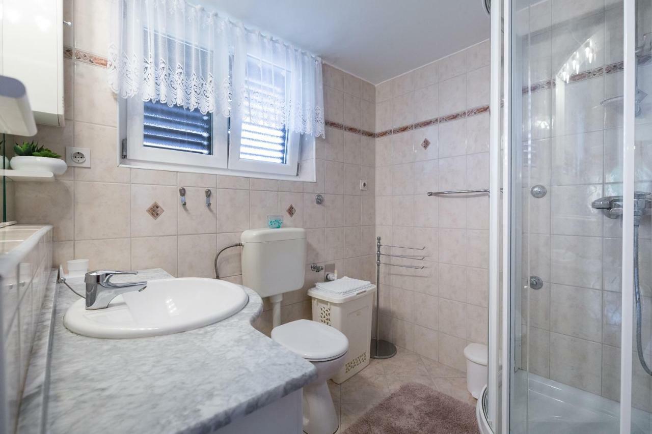 Beach Apartment M & B Poljana  ภายนอก รูปภาพ