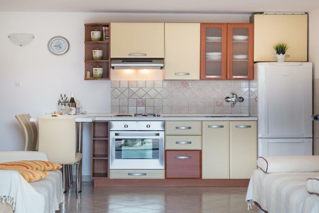 Beach Apartment M & B Poljana  ภายนอก รูปภาพ