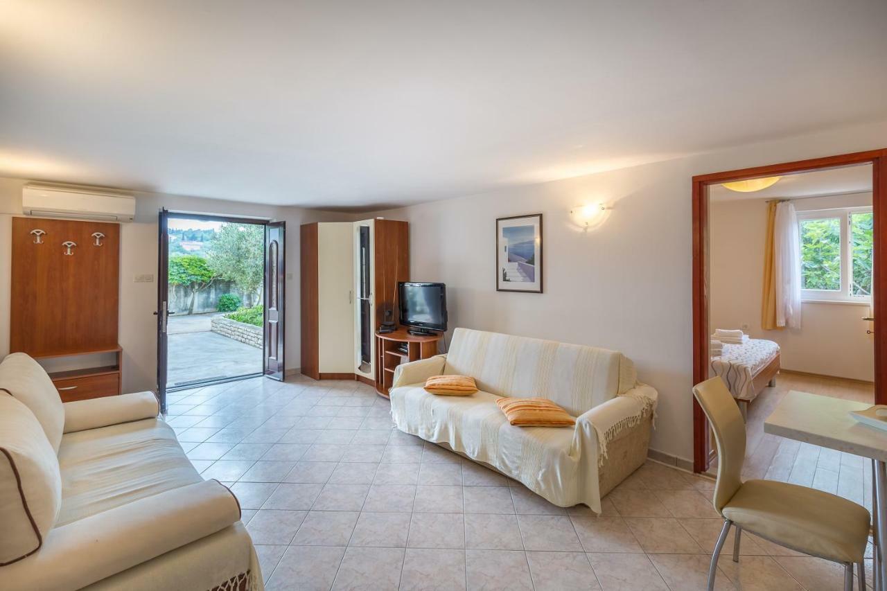 Beach Apartment M & B Poljana  ภายนอก รูปภาพ