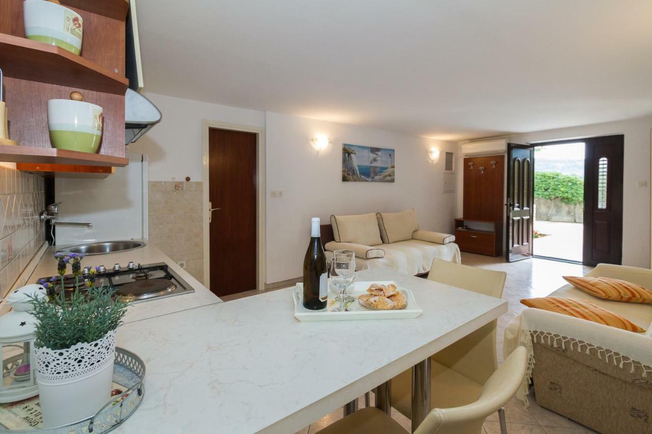 Beach Apartment M & B Poljana  ภายนอก รูปภาพ