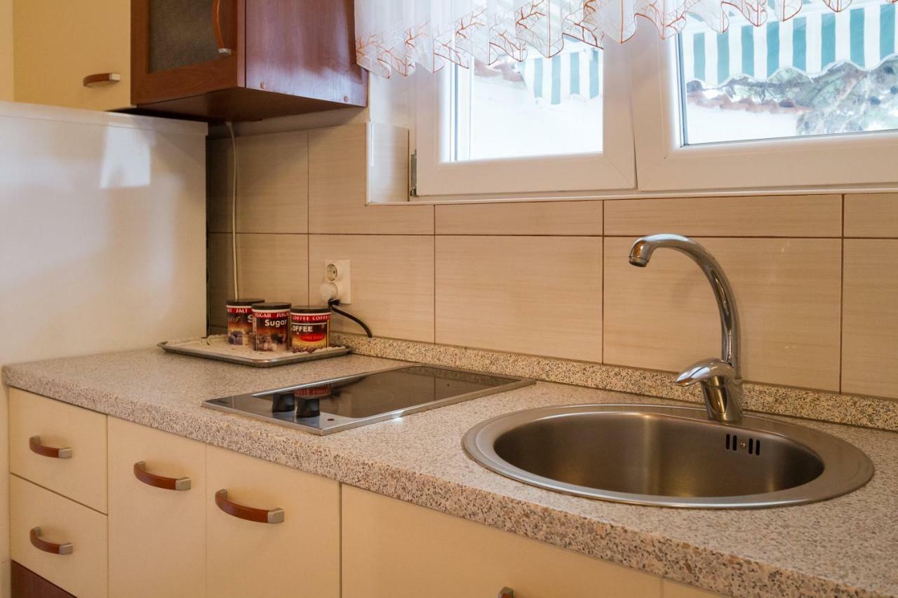 Beach Apartment M & B Poljana  ภายนอก รูปภาพ
